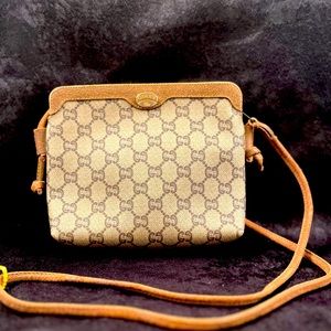 Vintage Gucci plus purse
